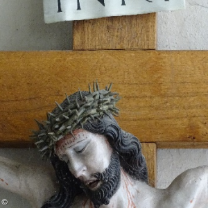 Profilansicht von Jesus am Kreuz